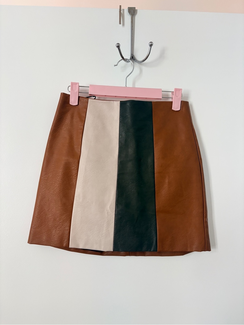 Vestique Mini Skirt